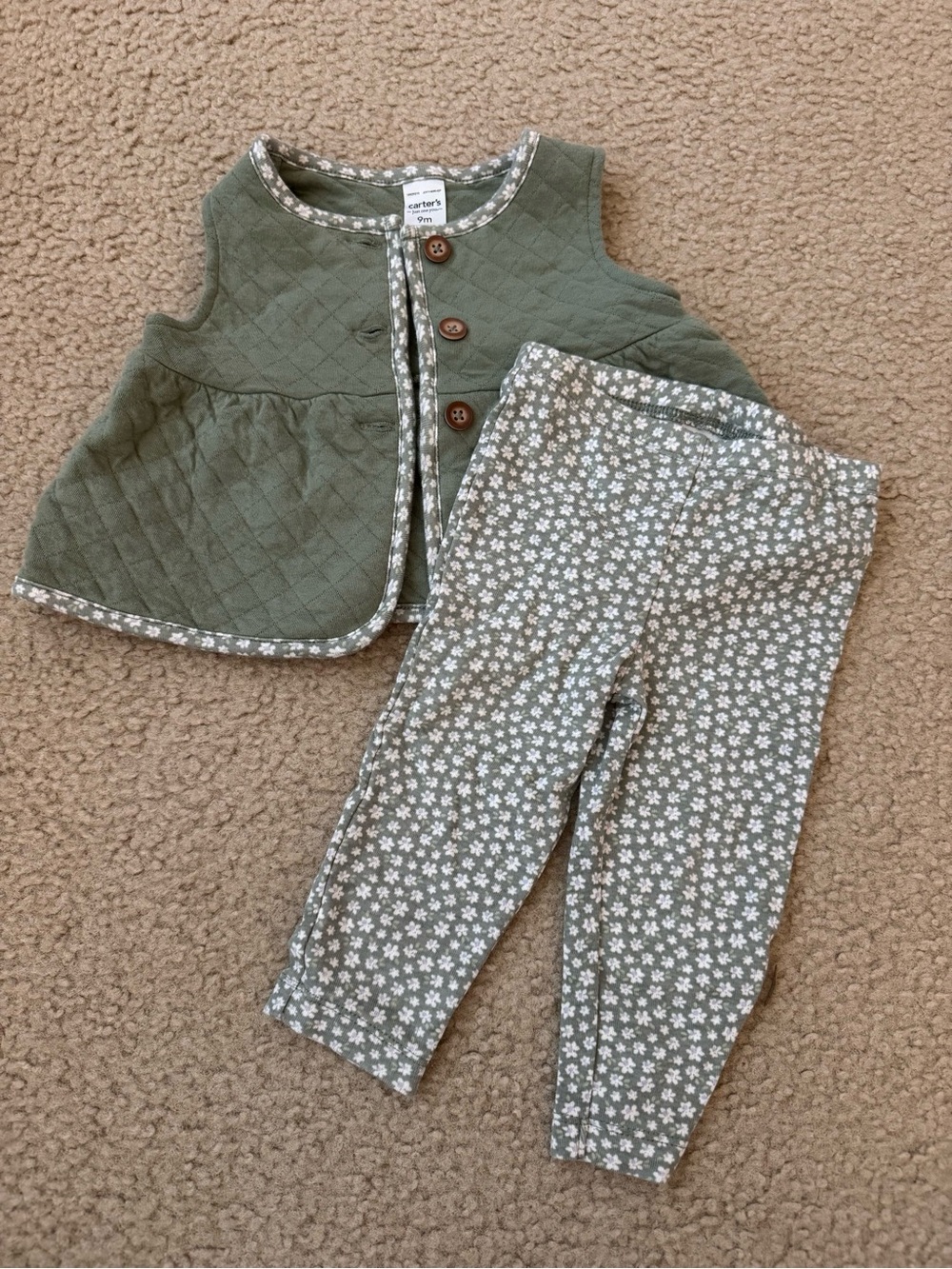 Carter's Floral Quilted Matching Set Baby 9M Like New